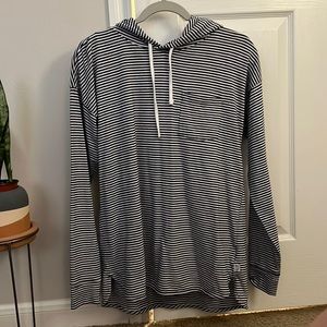 Vineyard vines pullover with hoodie